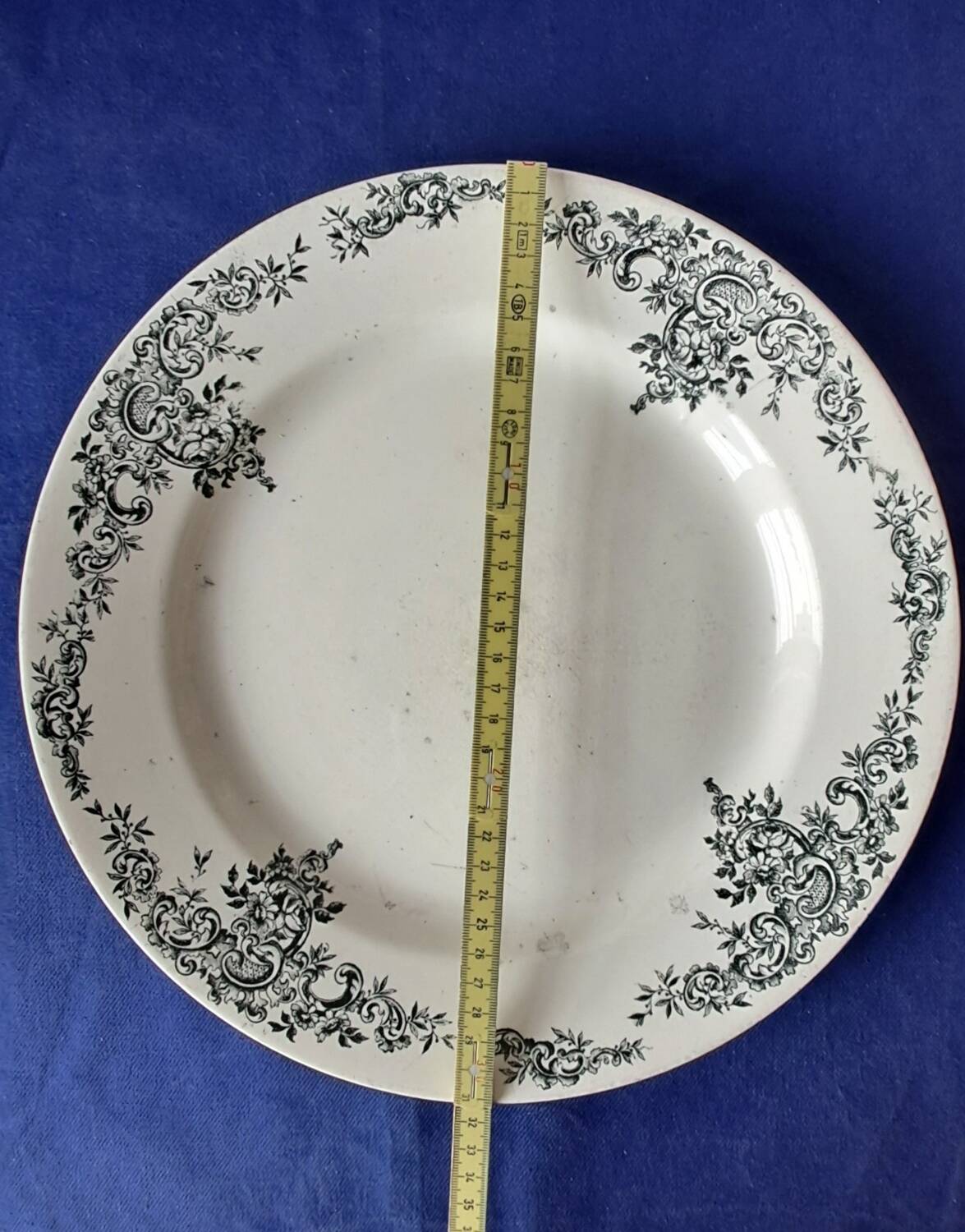 Plat HB&Cie Terre de fer modèle LXV