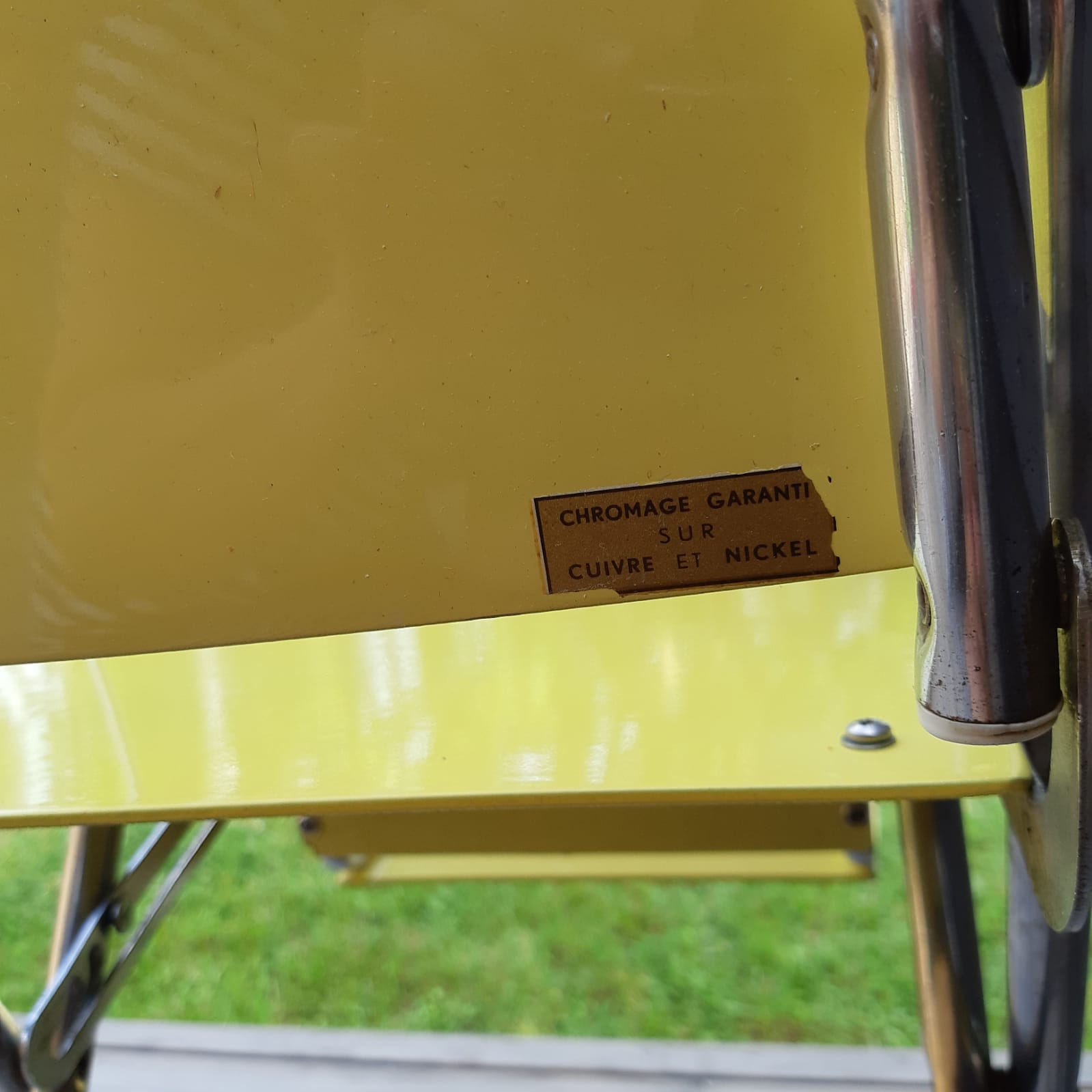 Foldable removable yellow formica baby high chair