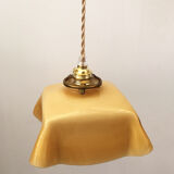 Suspension in pale yellow opaline