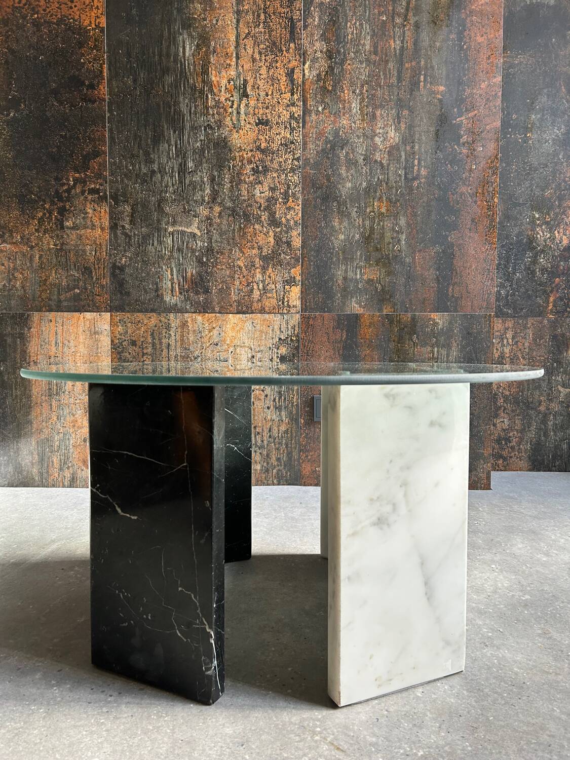 Table basse vintage en verre et marbre