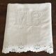 Linge ancien, drap brodé avec monogramme (modèle 1)