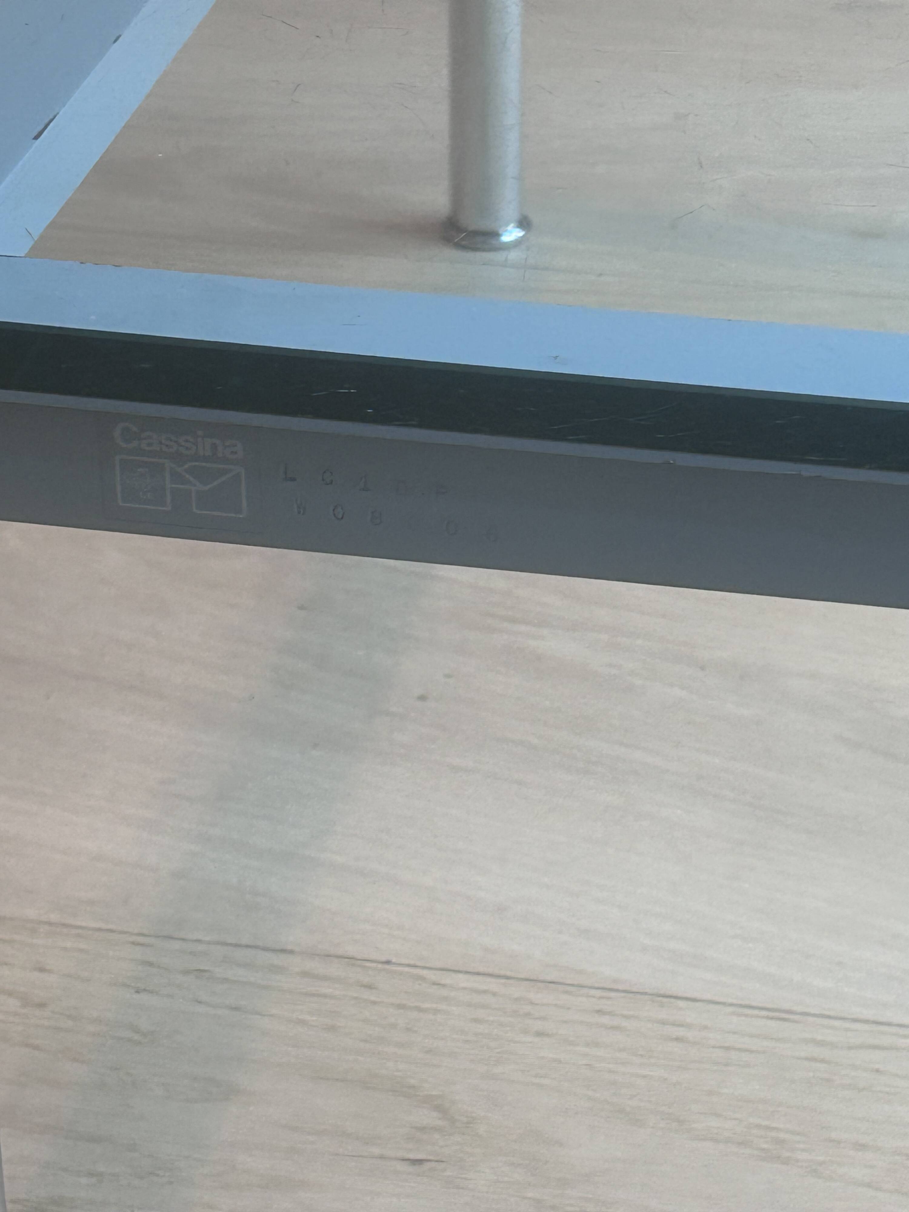 Table tube basse Cassina LC 10