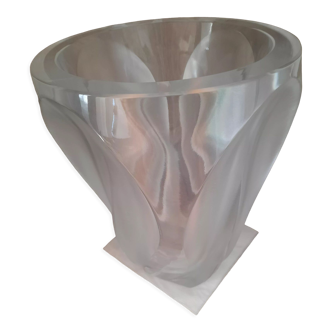 Vase lalique France model ingrid