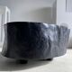 Table basse noire en bois massif