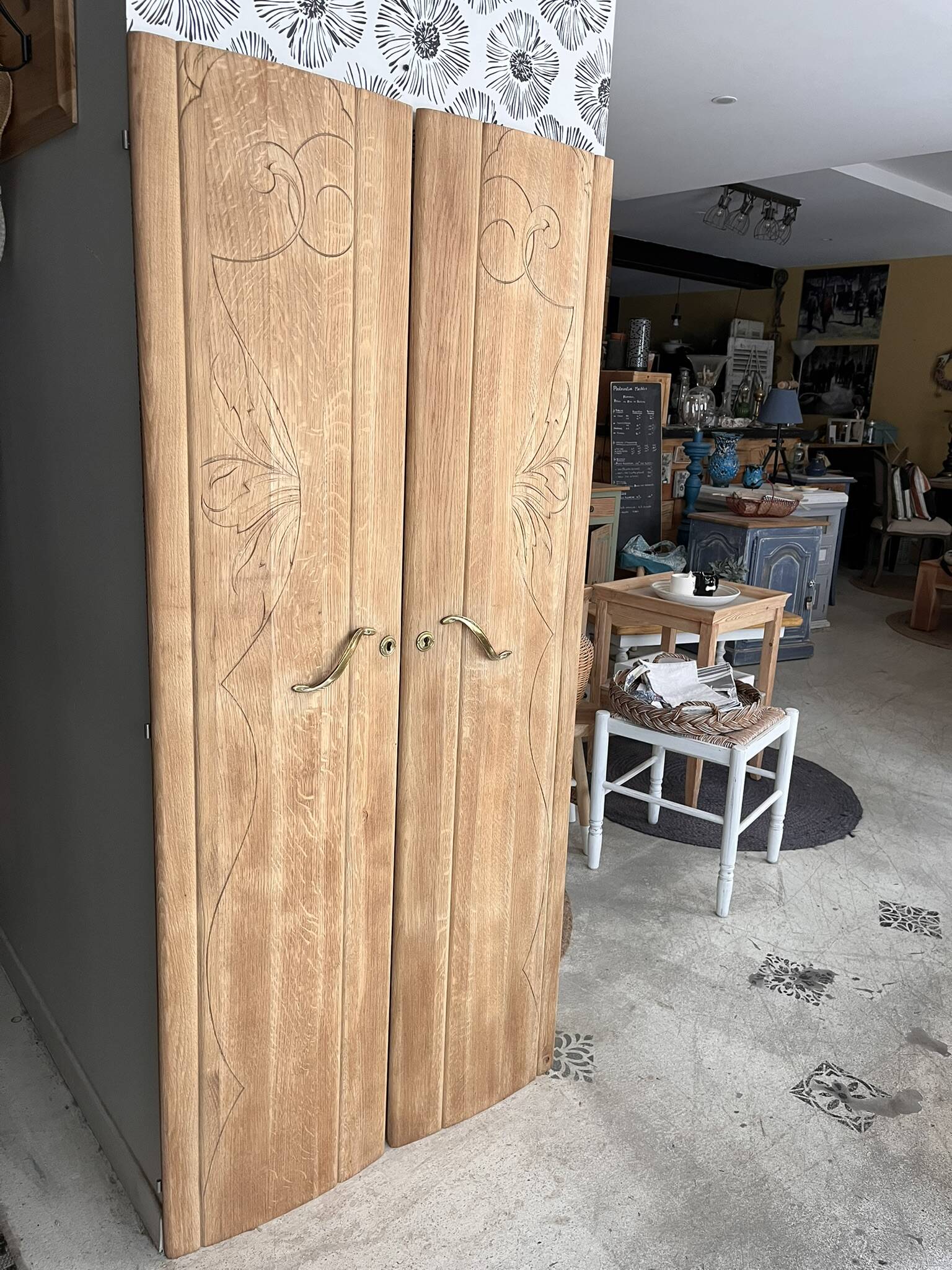 Two Art Deco solid oak wardrobe doors Solweig & Abigaël screen