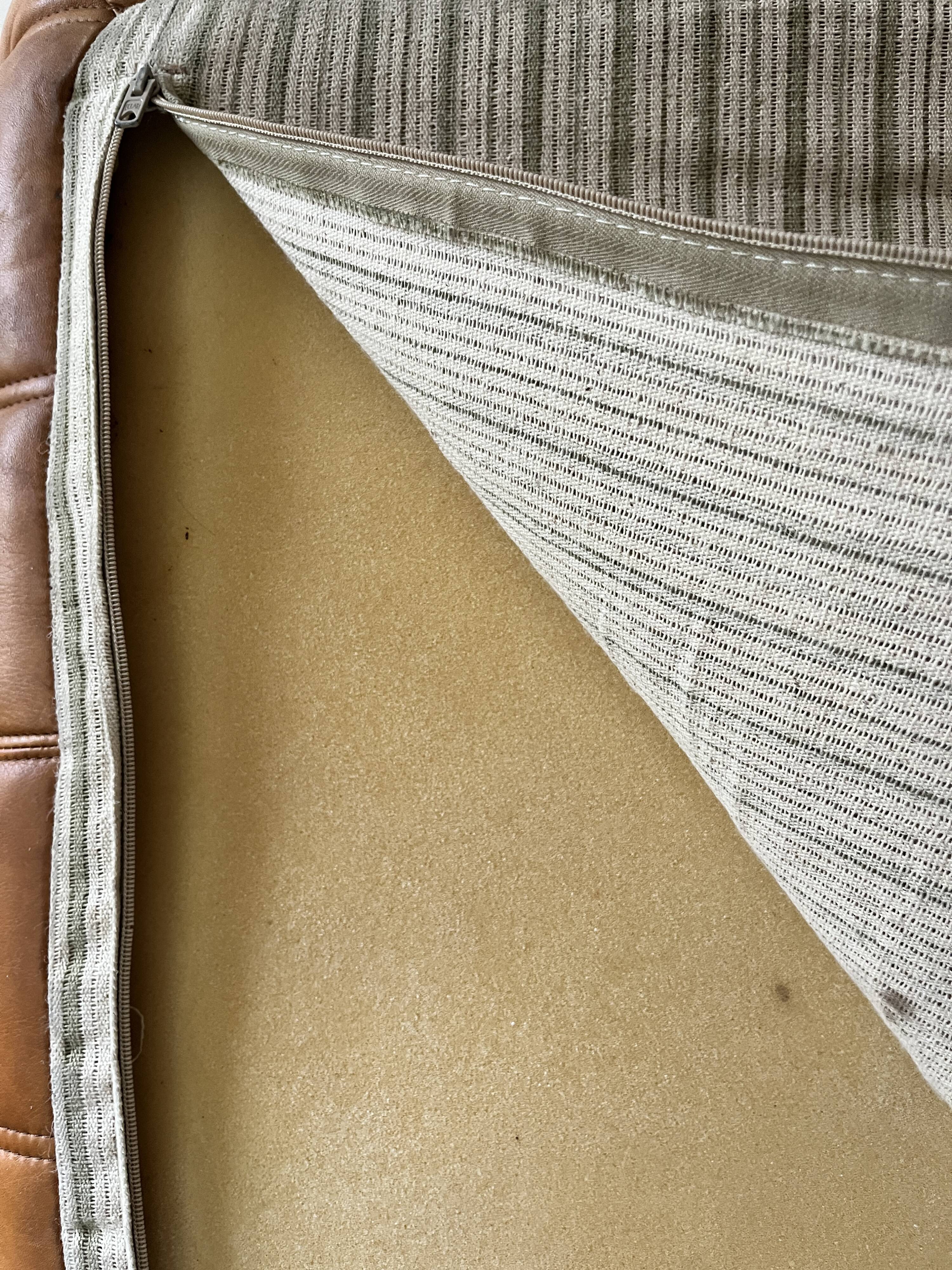 Togo design ottoman pouf by Michel Ducaroy for Ligne Roset, 1st edition 1970