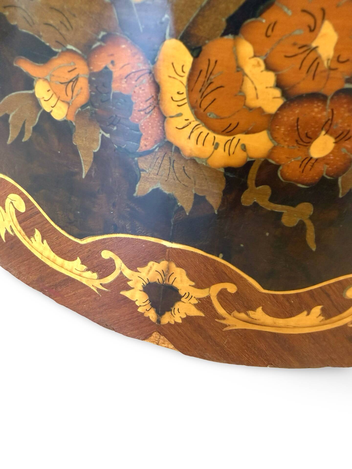 Wooden bedroom suite with inlays in mid-century Italian style, by Pacifici Prete, Rome.