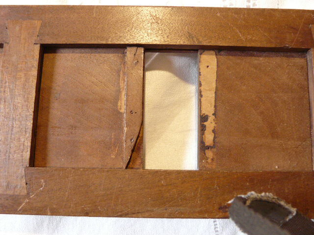 Ancien serre livre extensible forêt noire décor floral