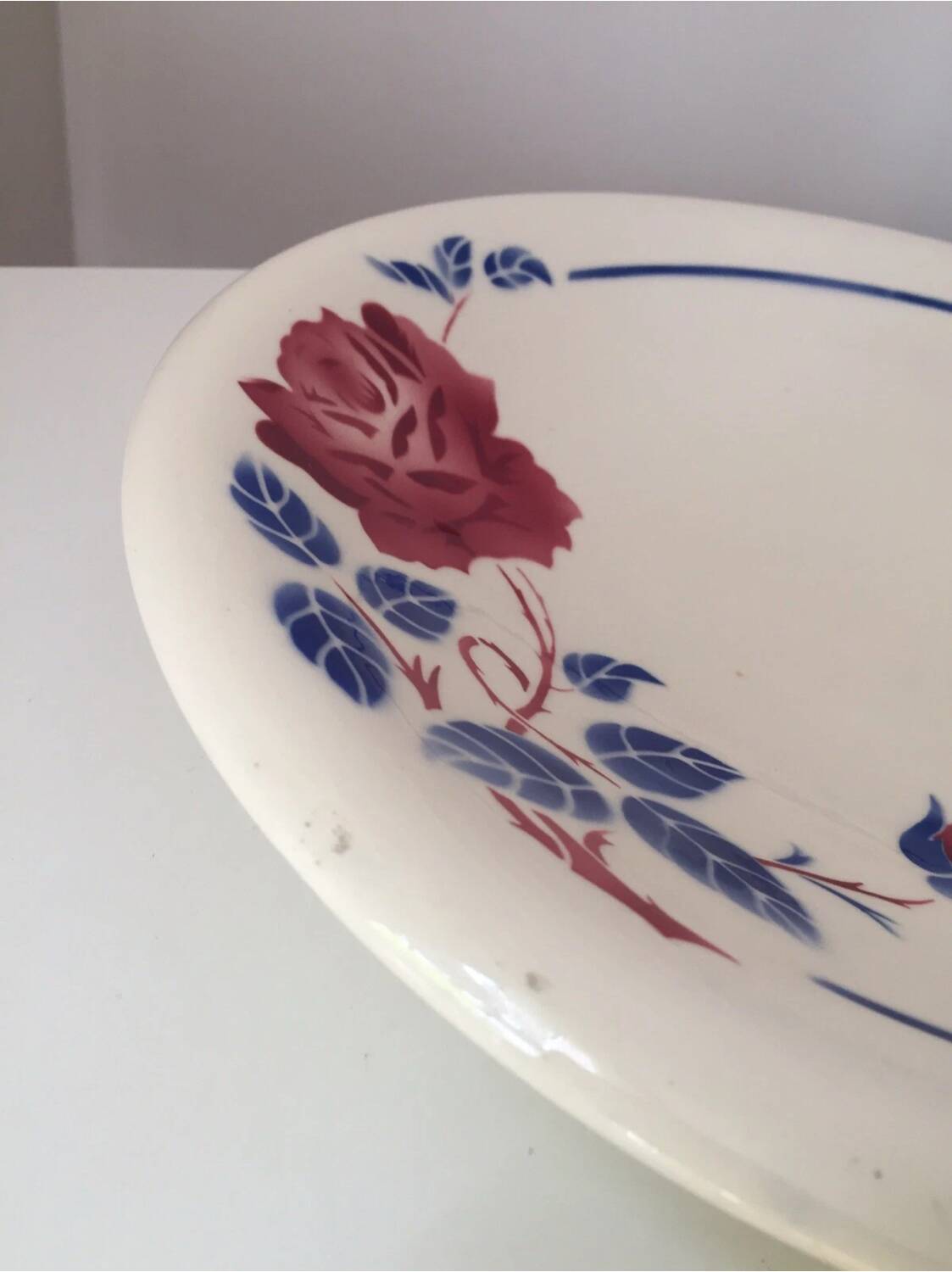 Large round ceramic serving platter from Lunéville, Chantal pattern