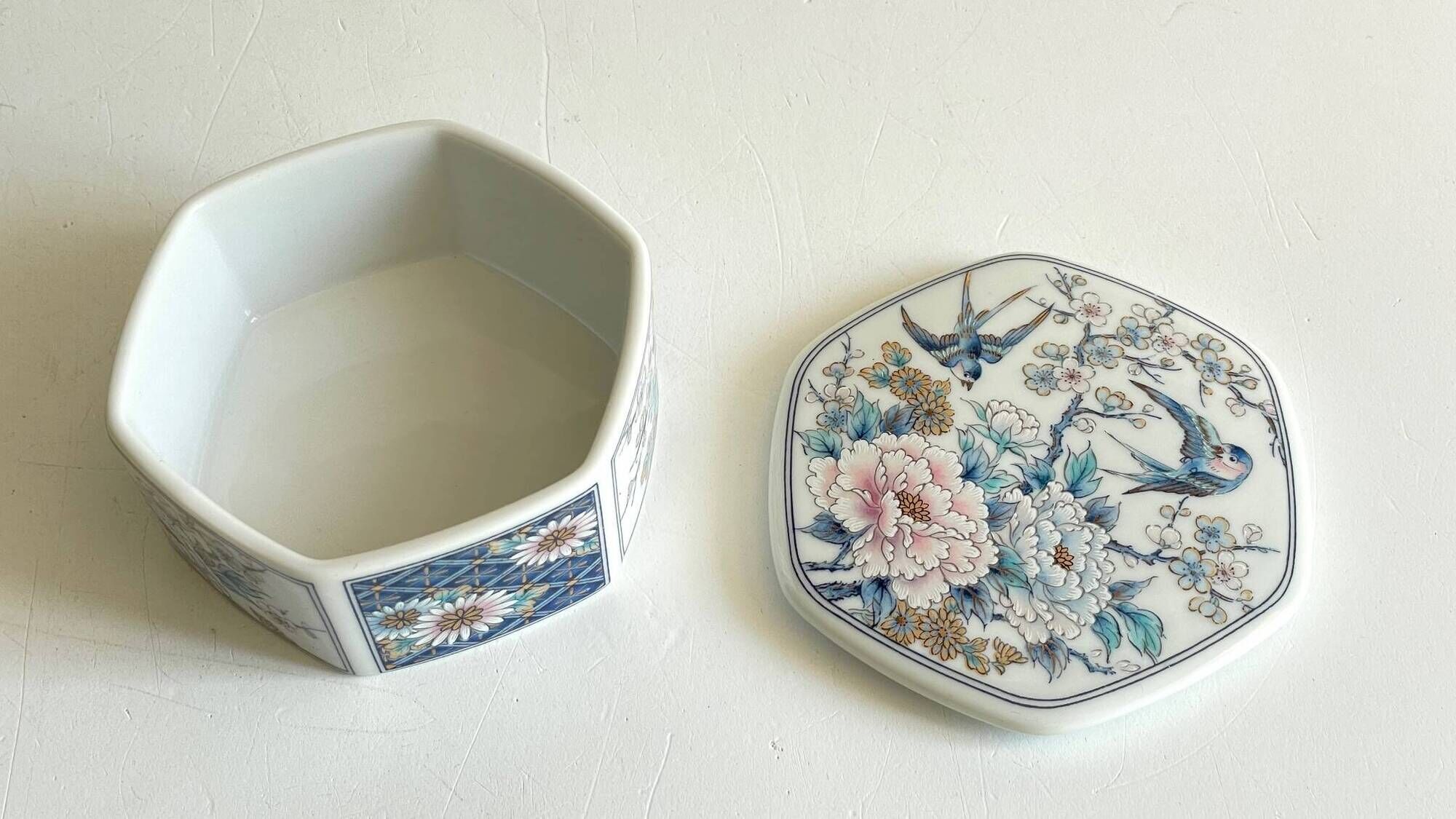 Ashtray porcelain japan