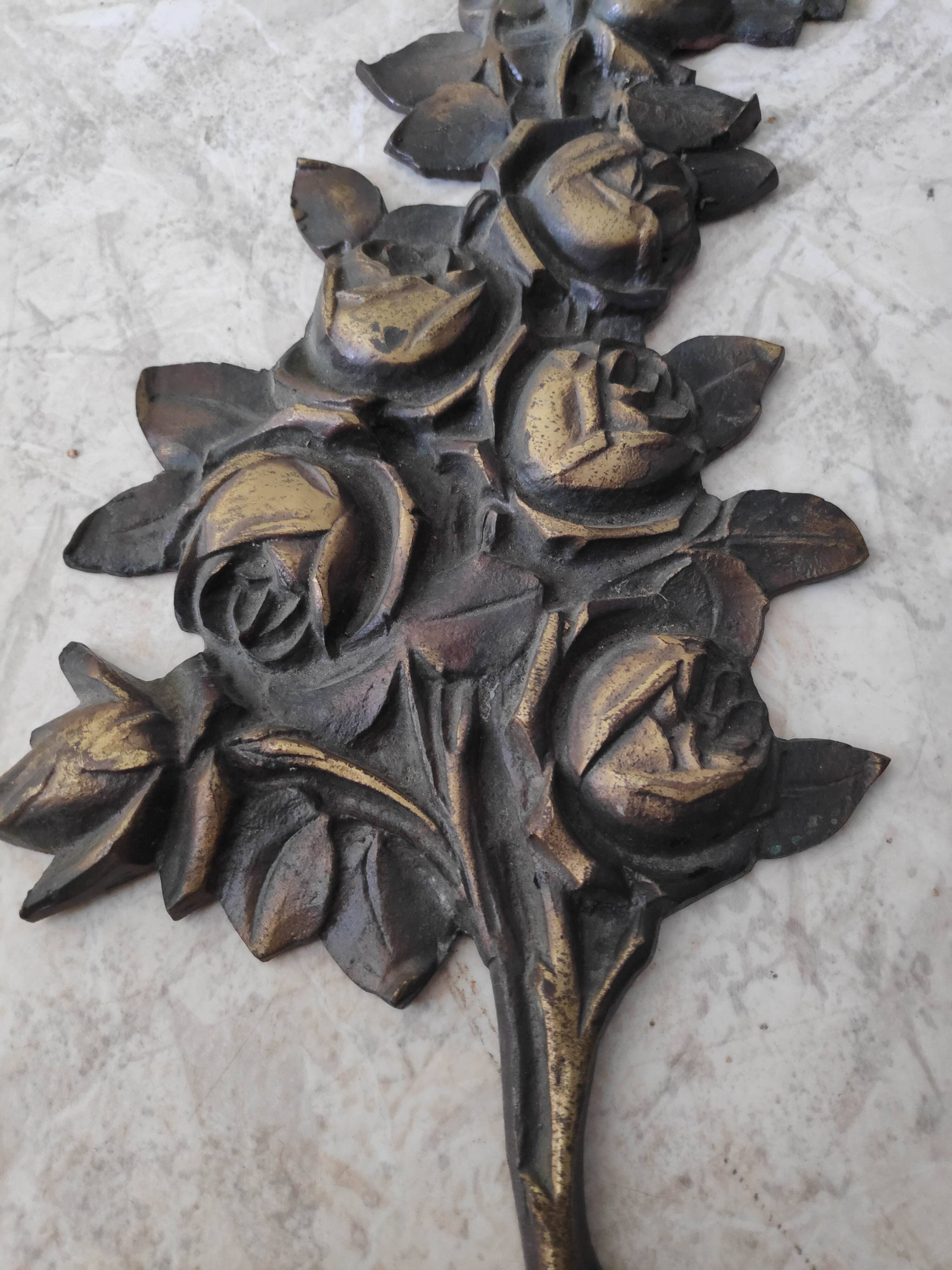 Ornamental plaque pediment (D-0016)