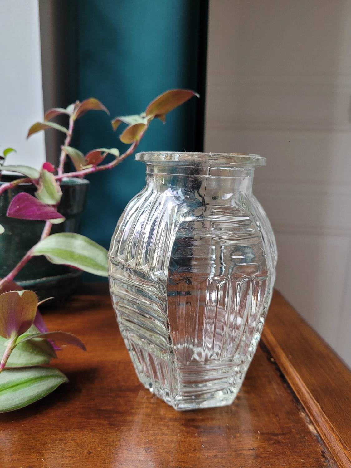 Vase à bulbe strié