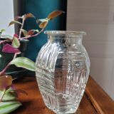 Vase à bulbe strié