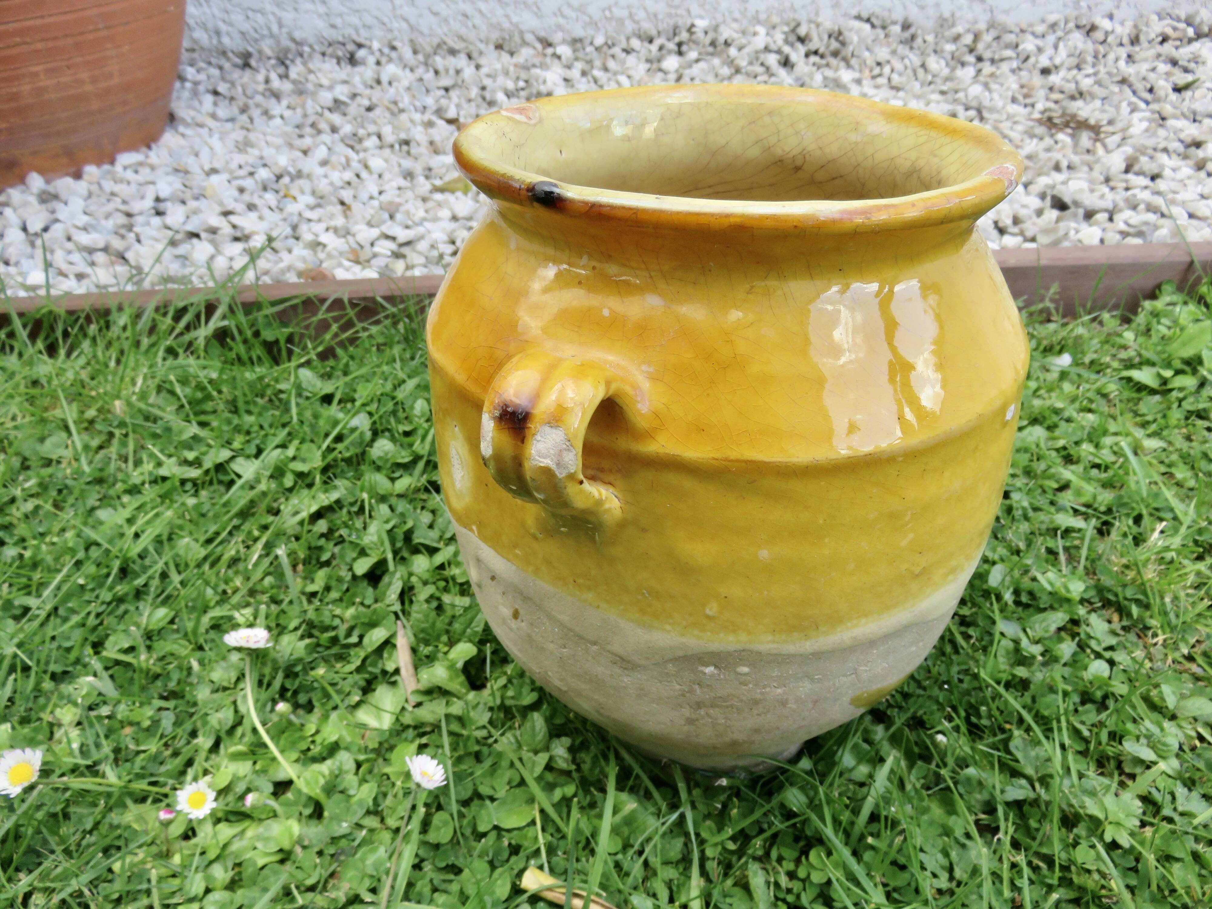 Glazed yellow terracotta jar, south-west of France.