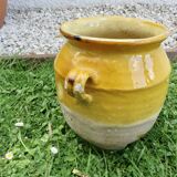 Glazed yellow terracotta jar, south-west of France.