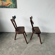 Paire de chaises tripodes savoyardes art populaire chêne