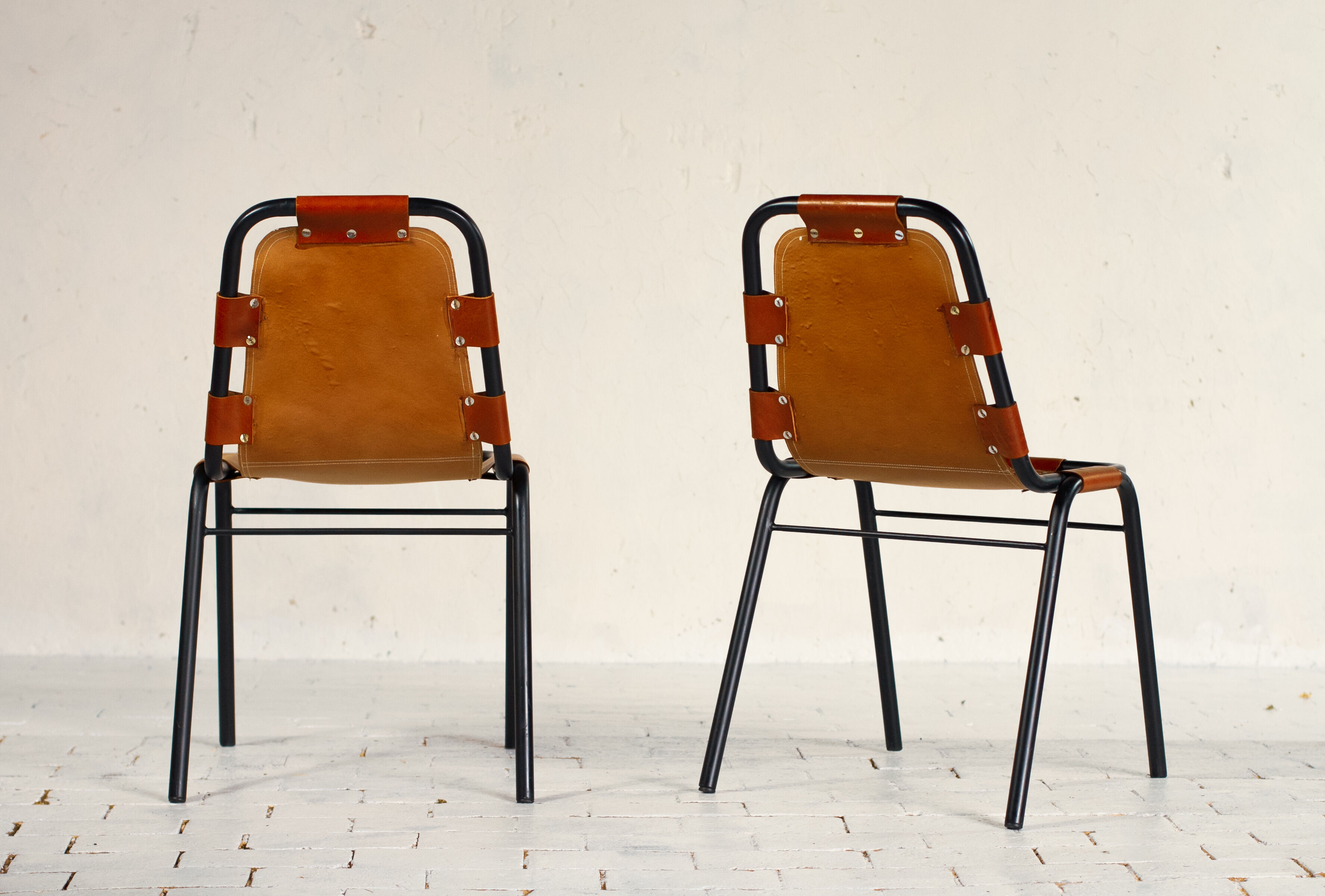 Pair of chairs "Les Arcs"