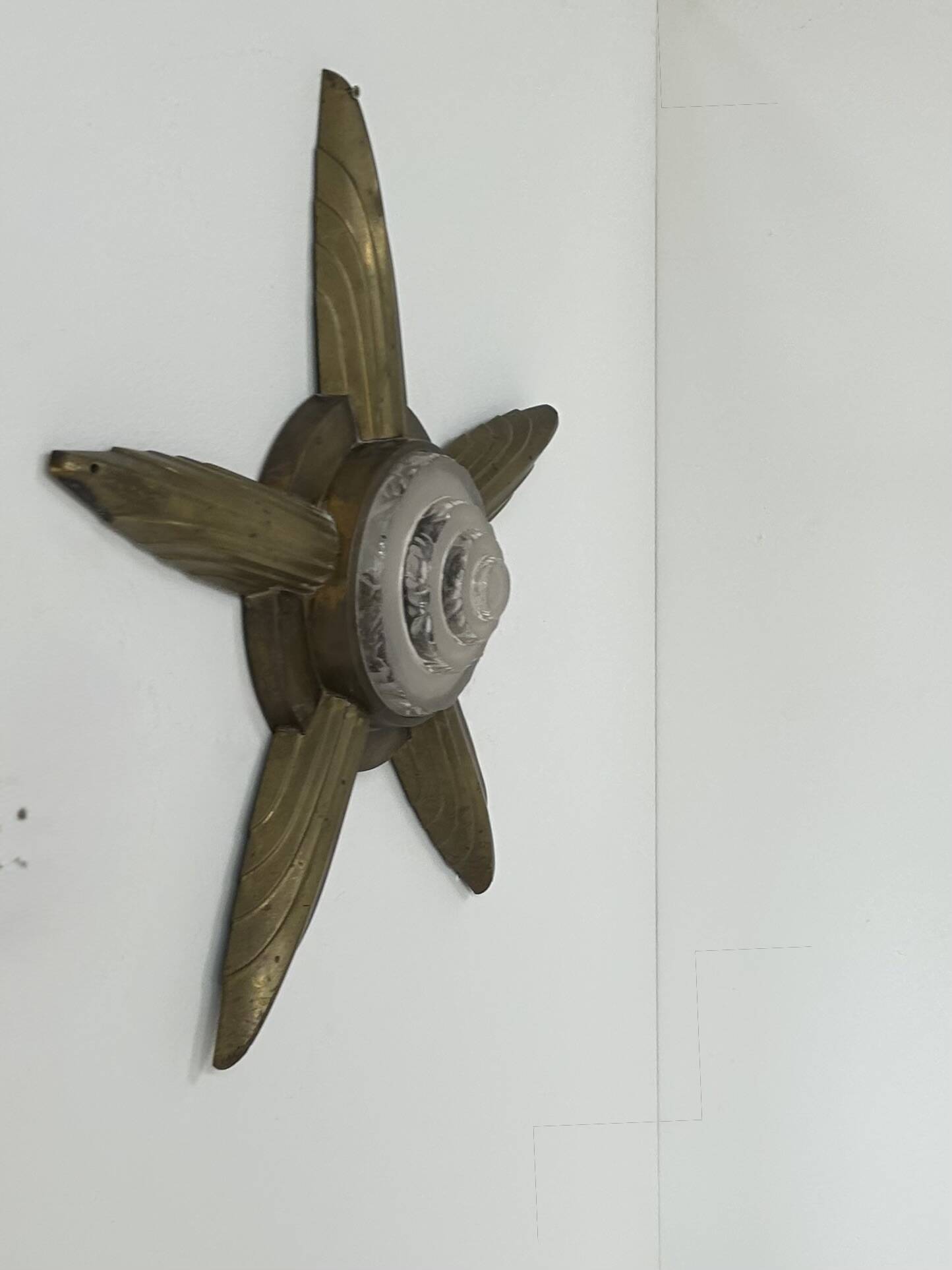 Vintage wall light in bronze and frosted glass, France, 1930.