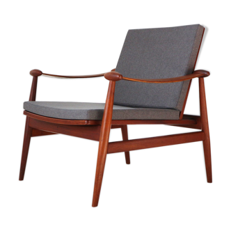 FD 133 armchair by Finn Juhl