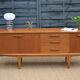 Enfilade anglaise par Jentique en teck