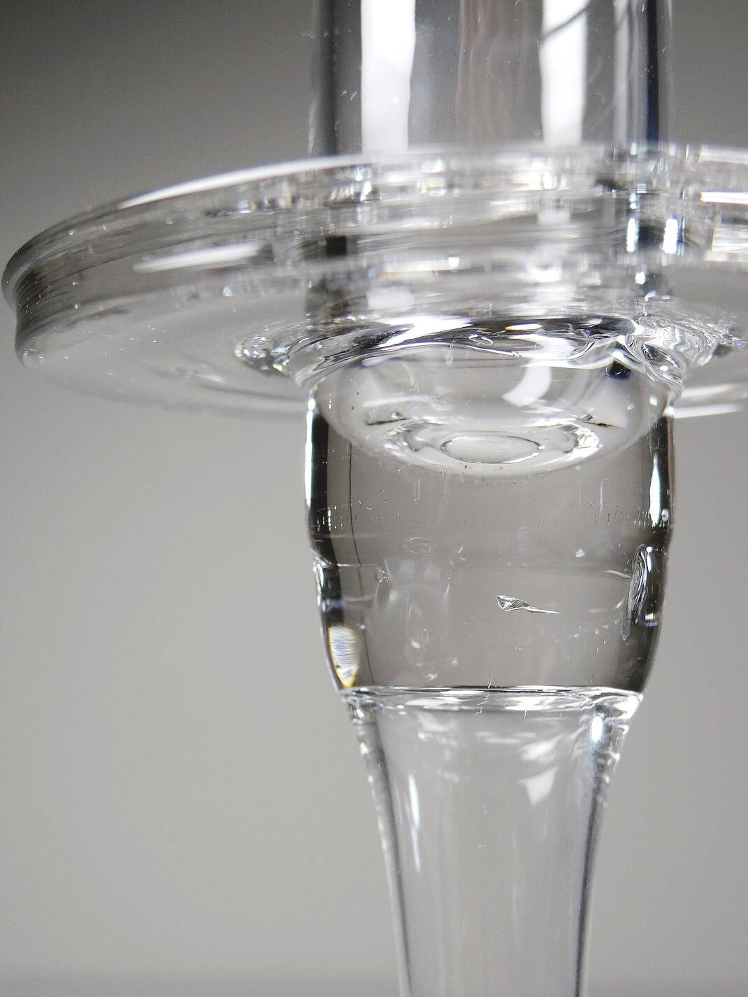 Trois bougeoirs en cristal vintage