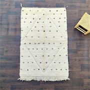 Tapis berbère pois noirs et losange blanc