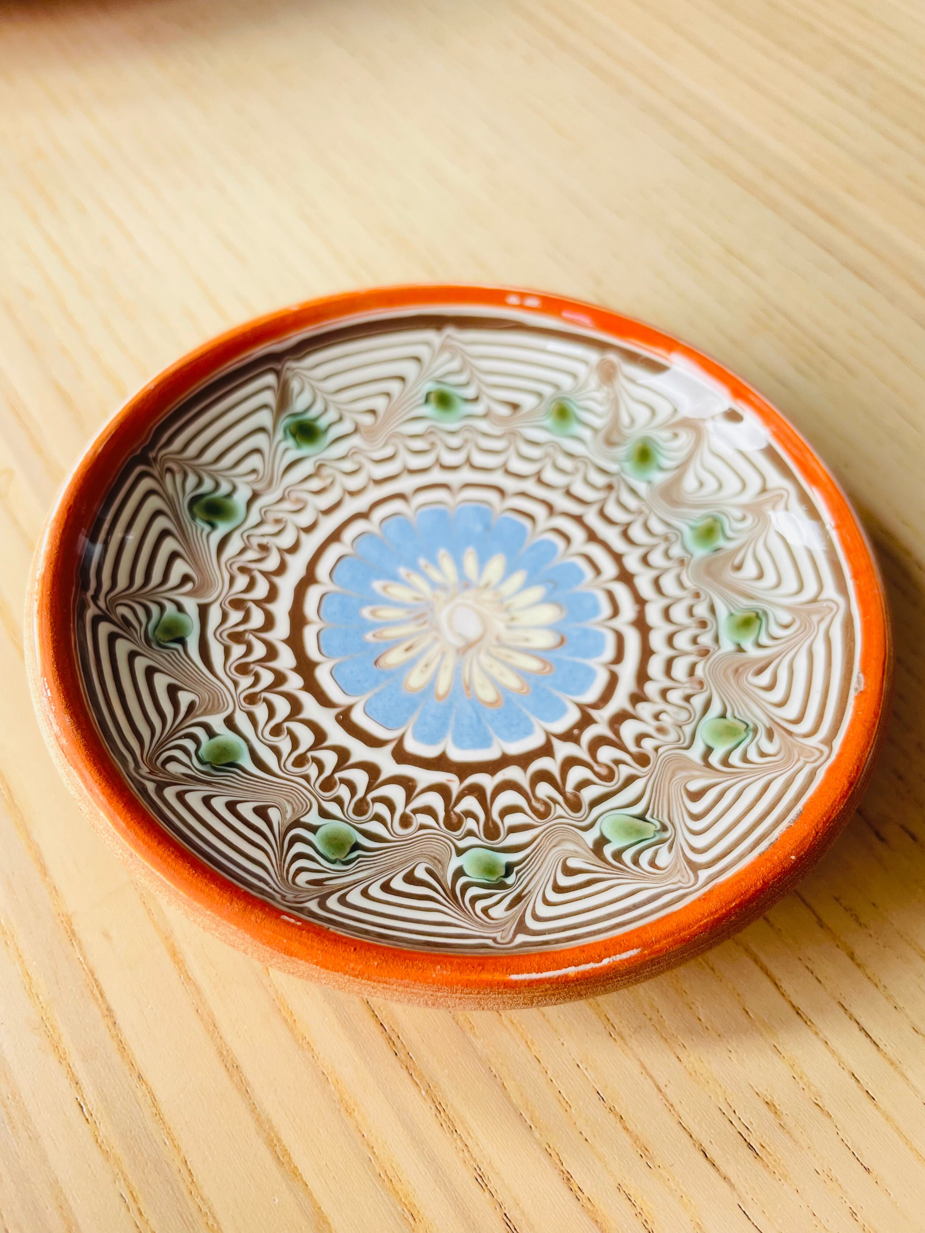 Romanian handicraft ceramic plate