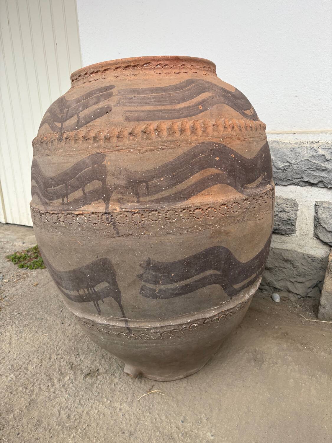 Spanish oil jar, Tinaja, 18th century.