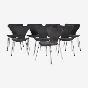 Ensemble de 8 chaises modèle 3107 d'Arne Jacobsen