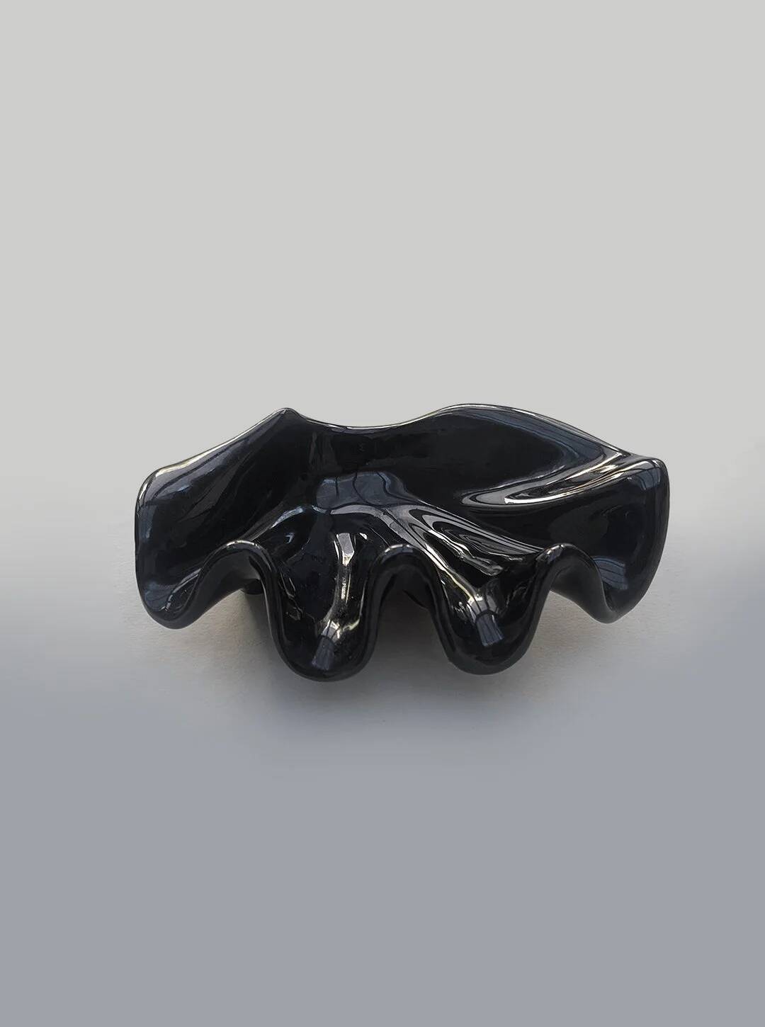 Vide-poche coquille en céramique noire
