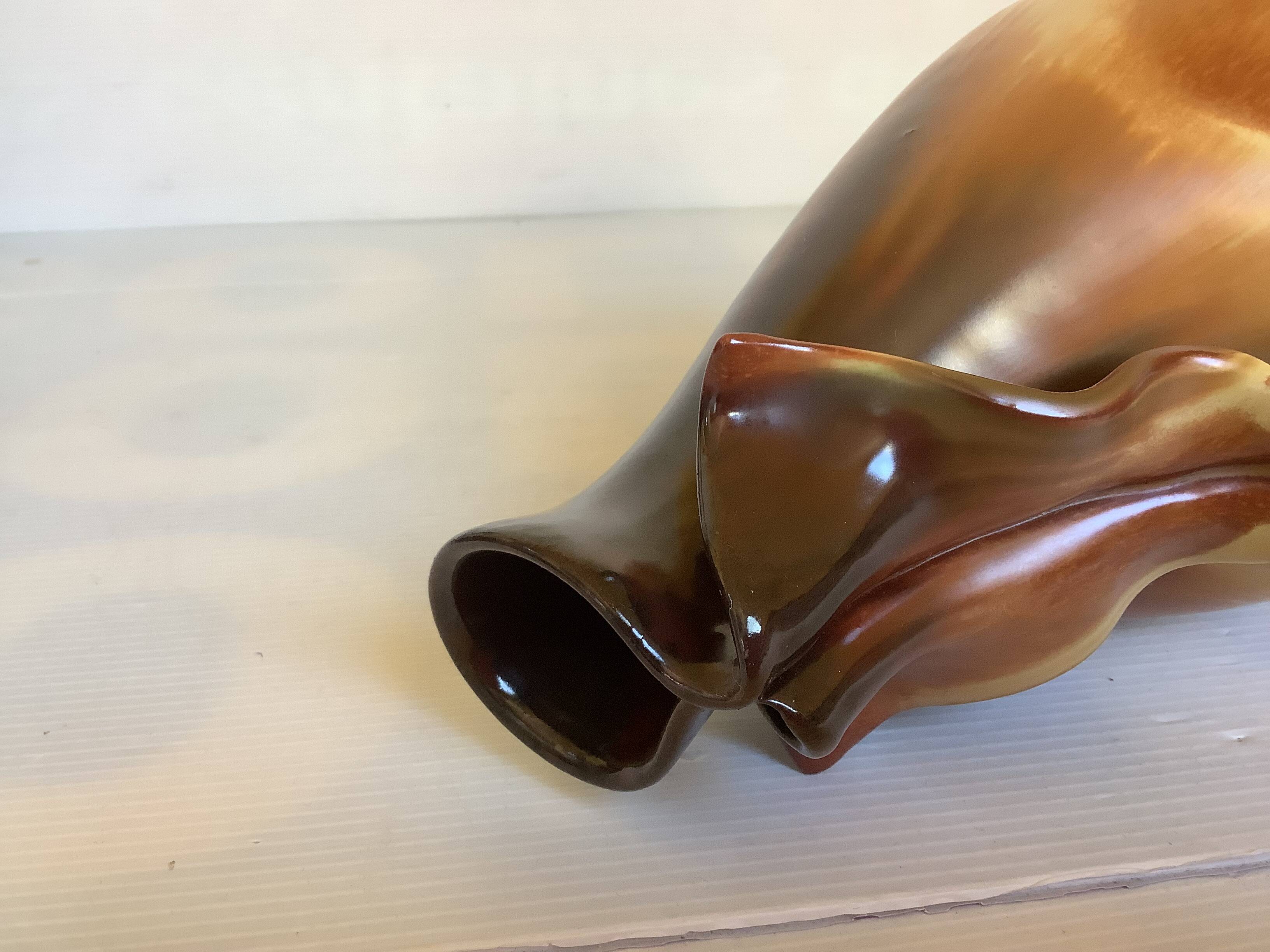 Pleated shirt collar ceramic vase
