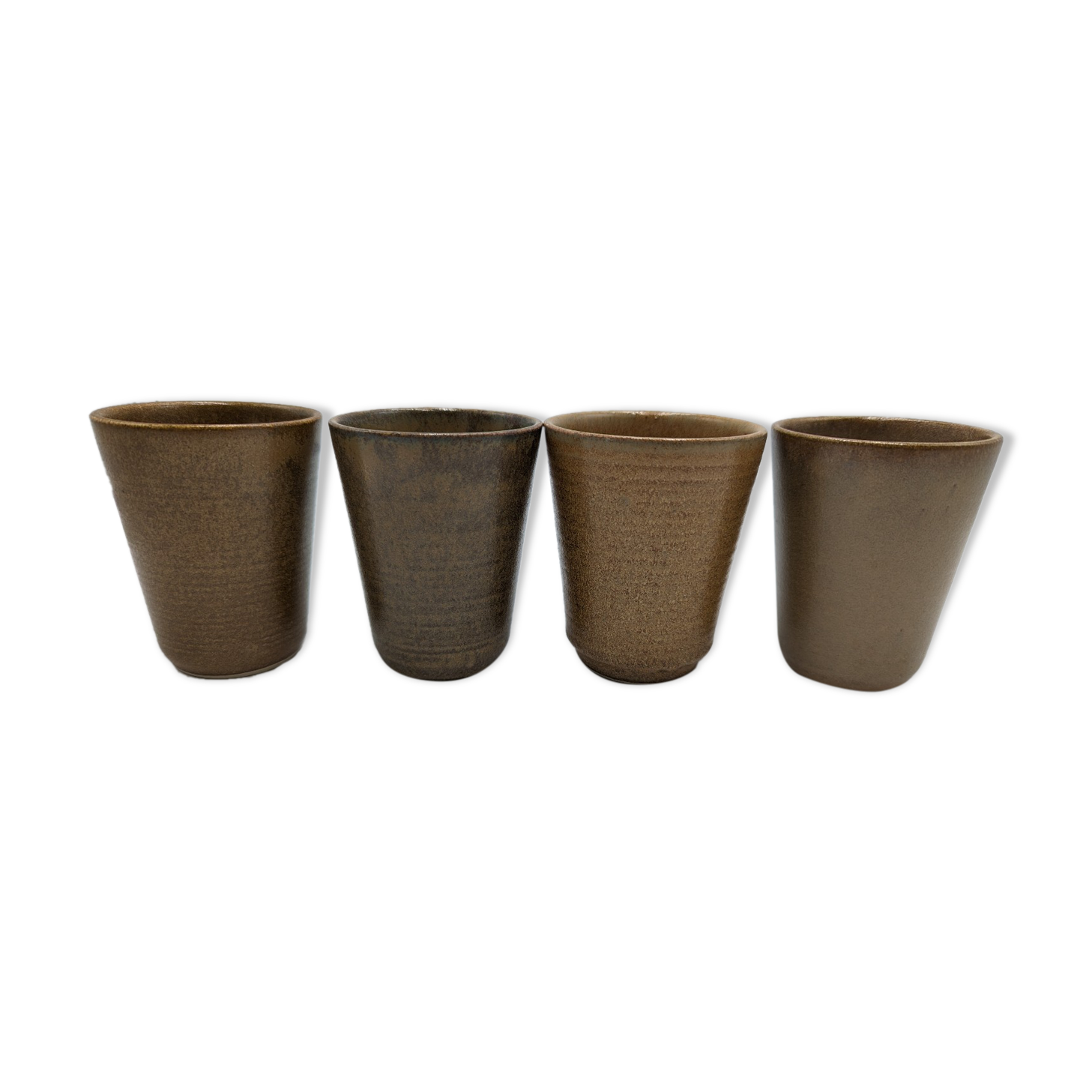4 stoneware cups