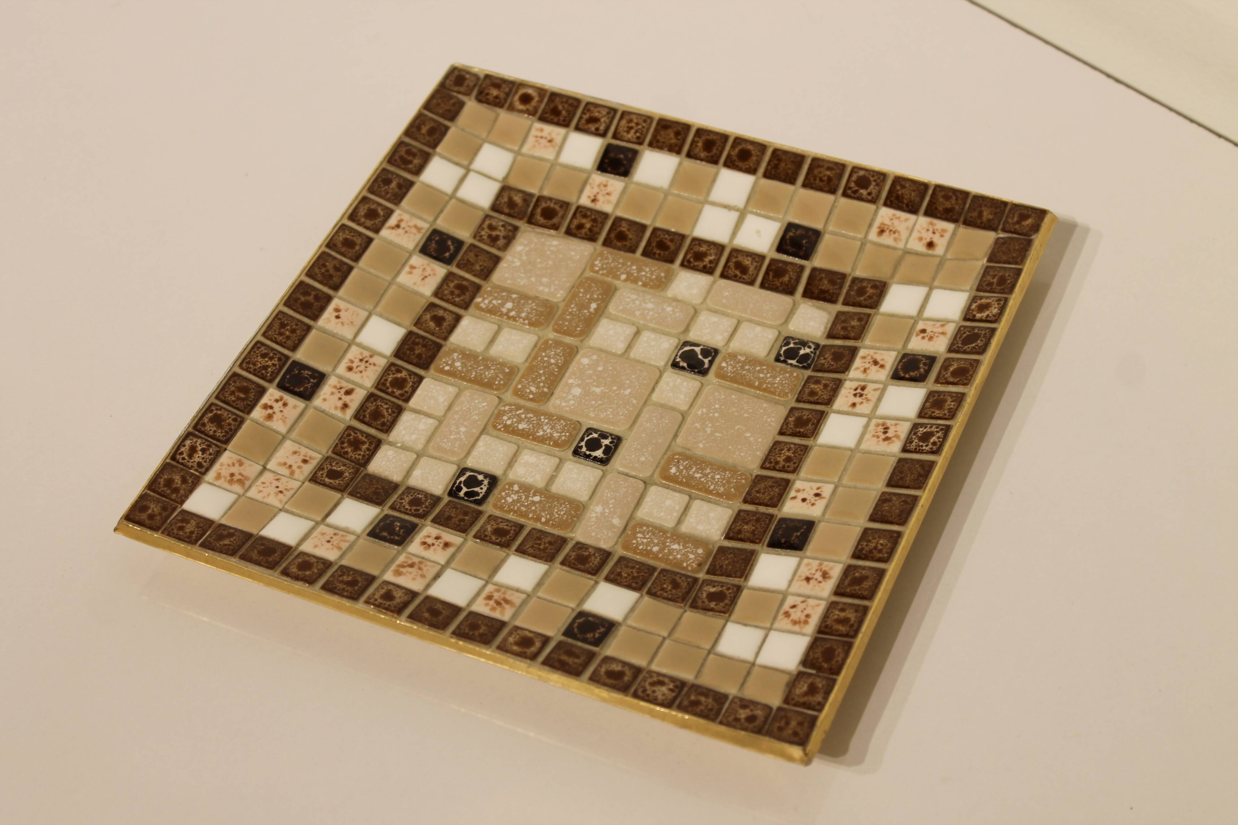 Vintage mosaic pocket emptier