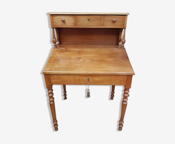 Writing desk with pediment