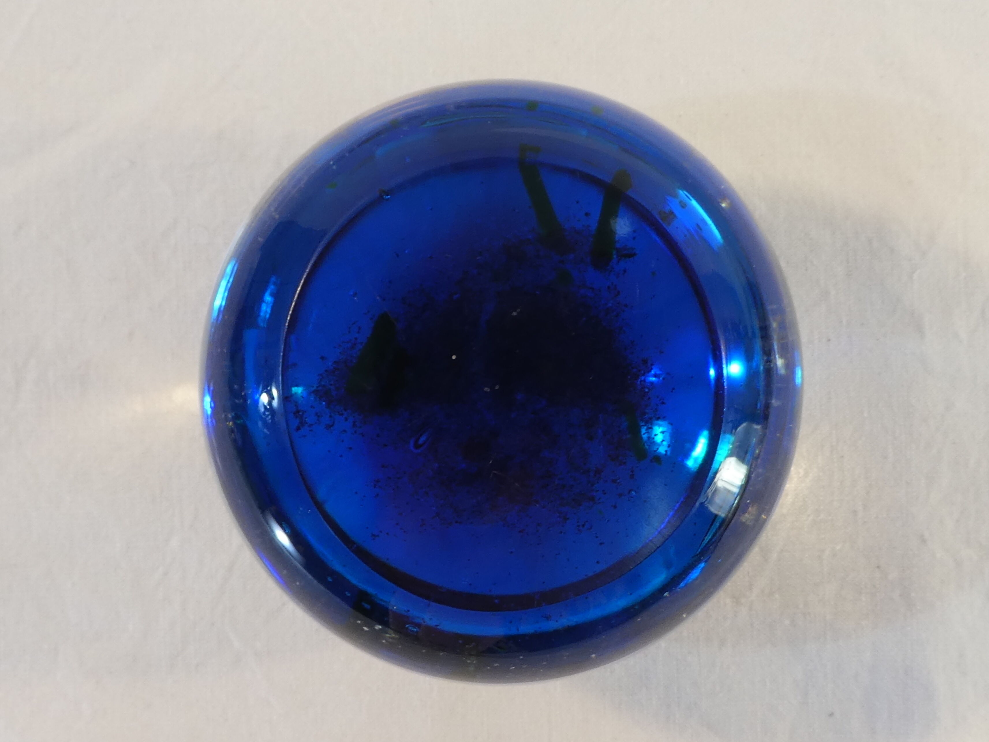 Sulphide / Paperweight THE DOLPHINS with blue background nº2