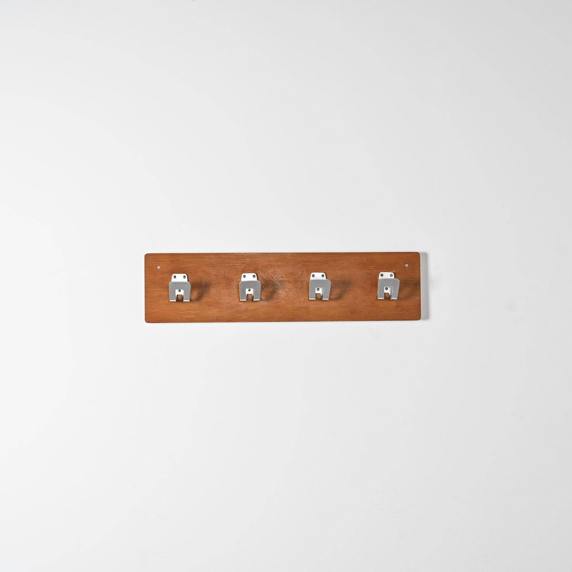 Pierre Guariche: Coat rack for La Plagne, around 1968