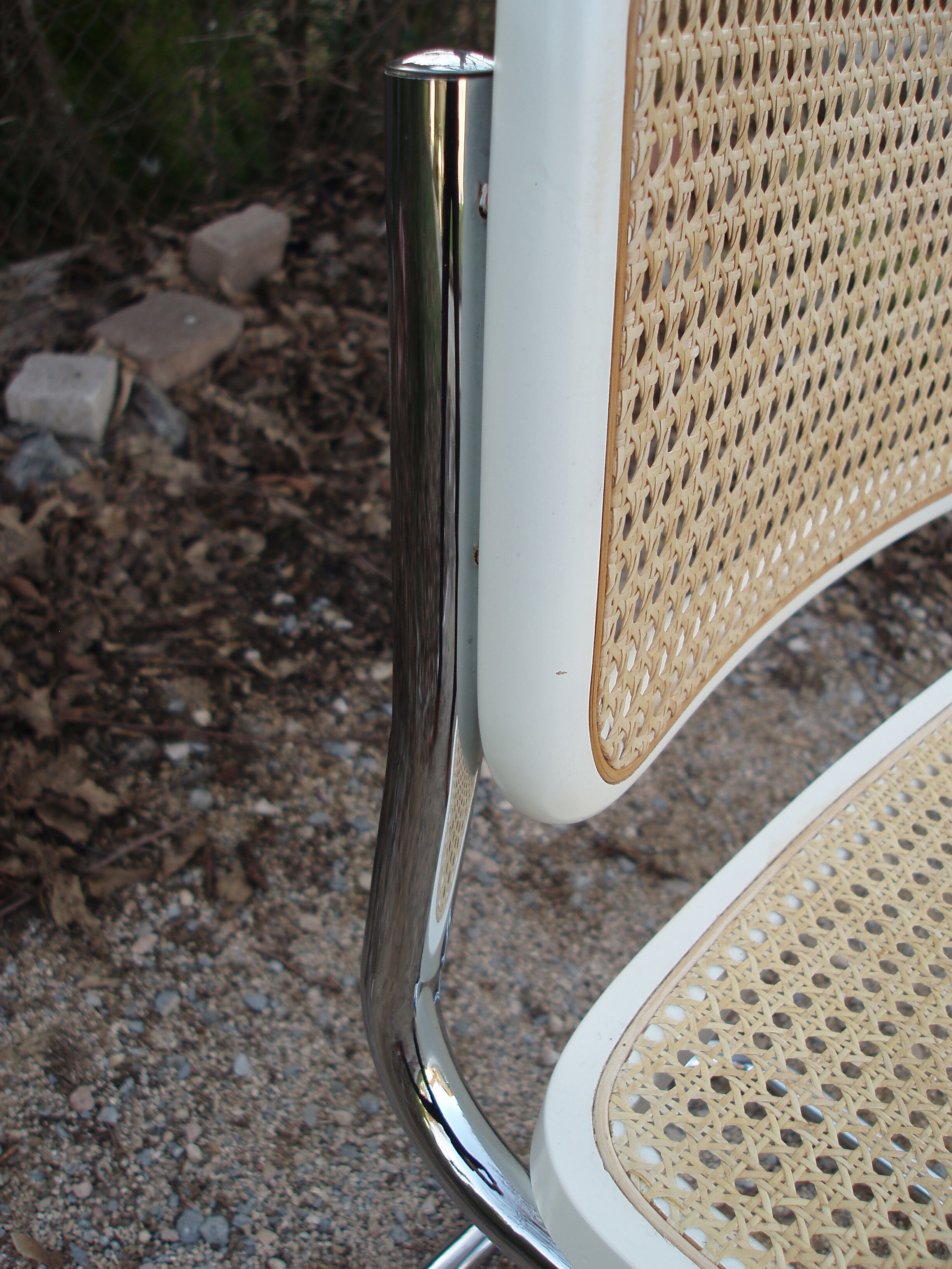 Set de 4 chaises blanches Cesca B 32 de Marcel Breuer made in Italy 1998