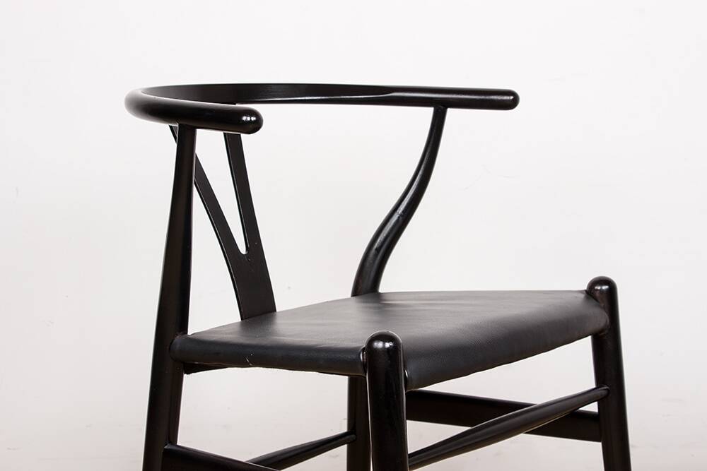 4 Danish chairs, black lacquered wood and leather, Wishbone model, Hans Wegner