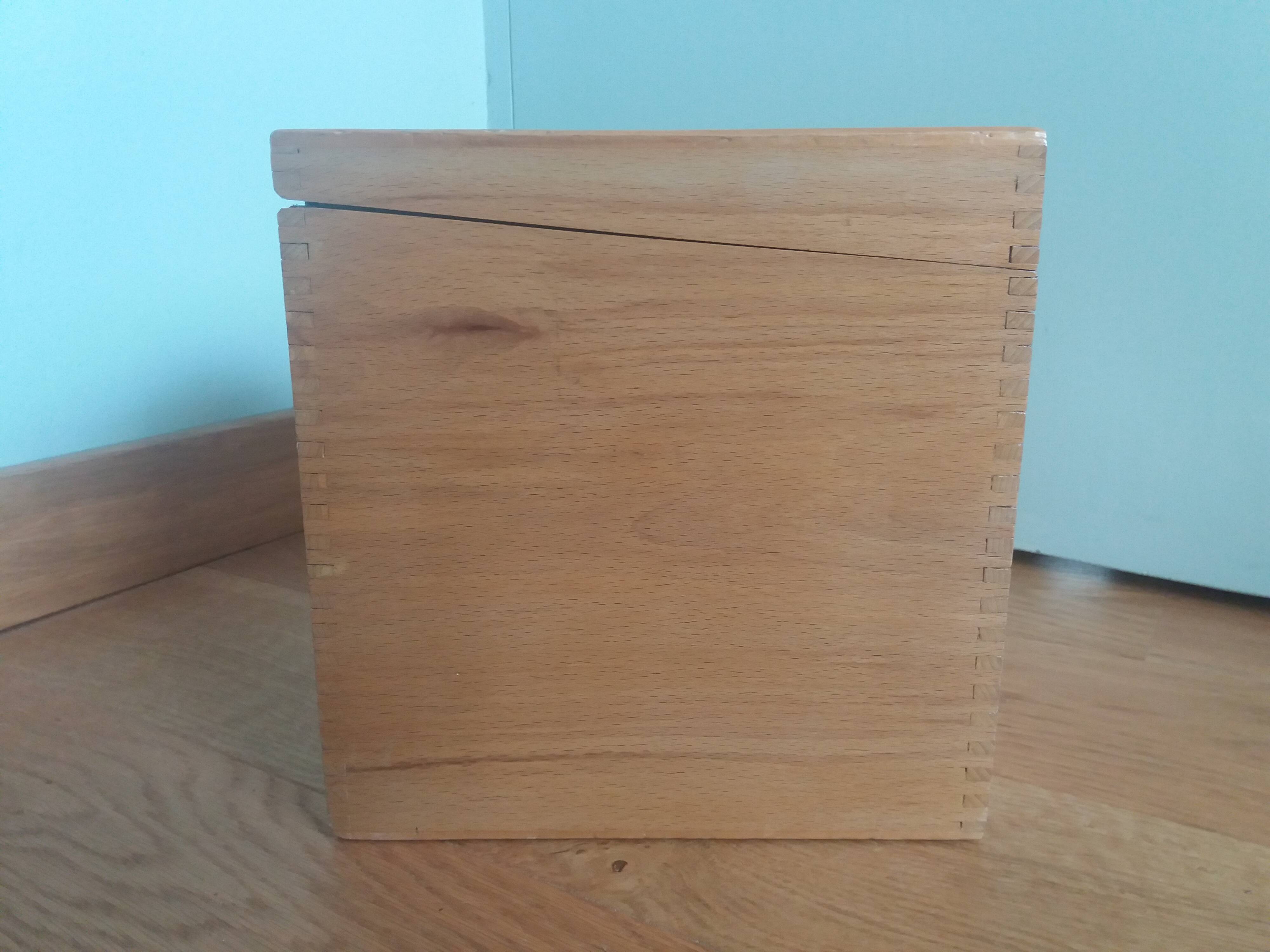 Wooden card box