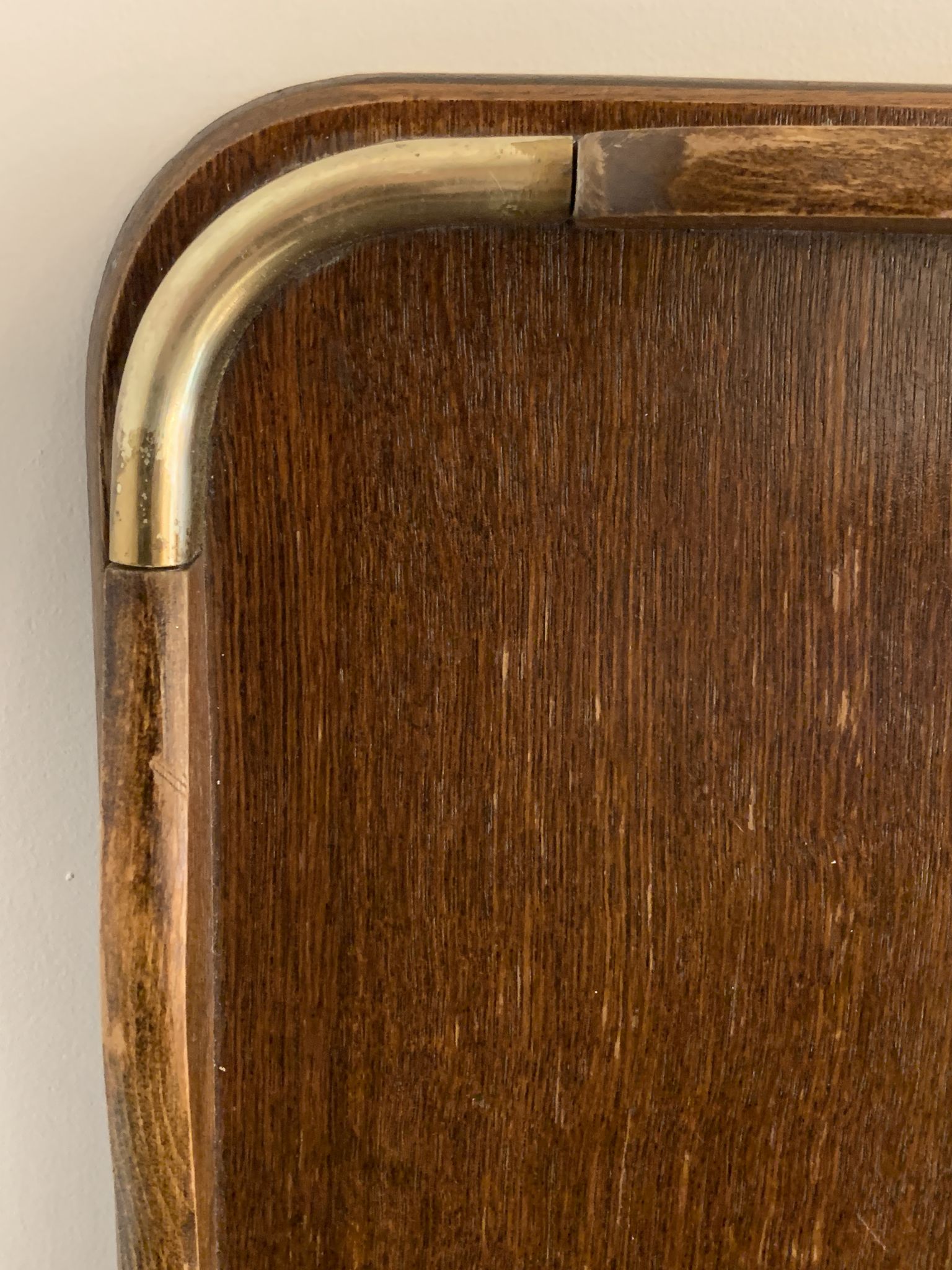 Plateau de service ancien en bois et laiton 61 x 38 cm