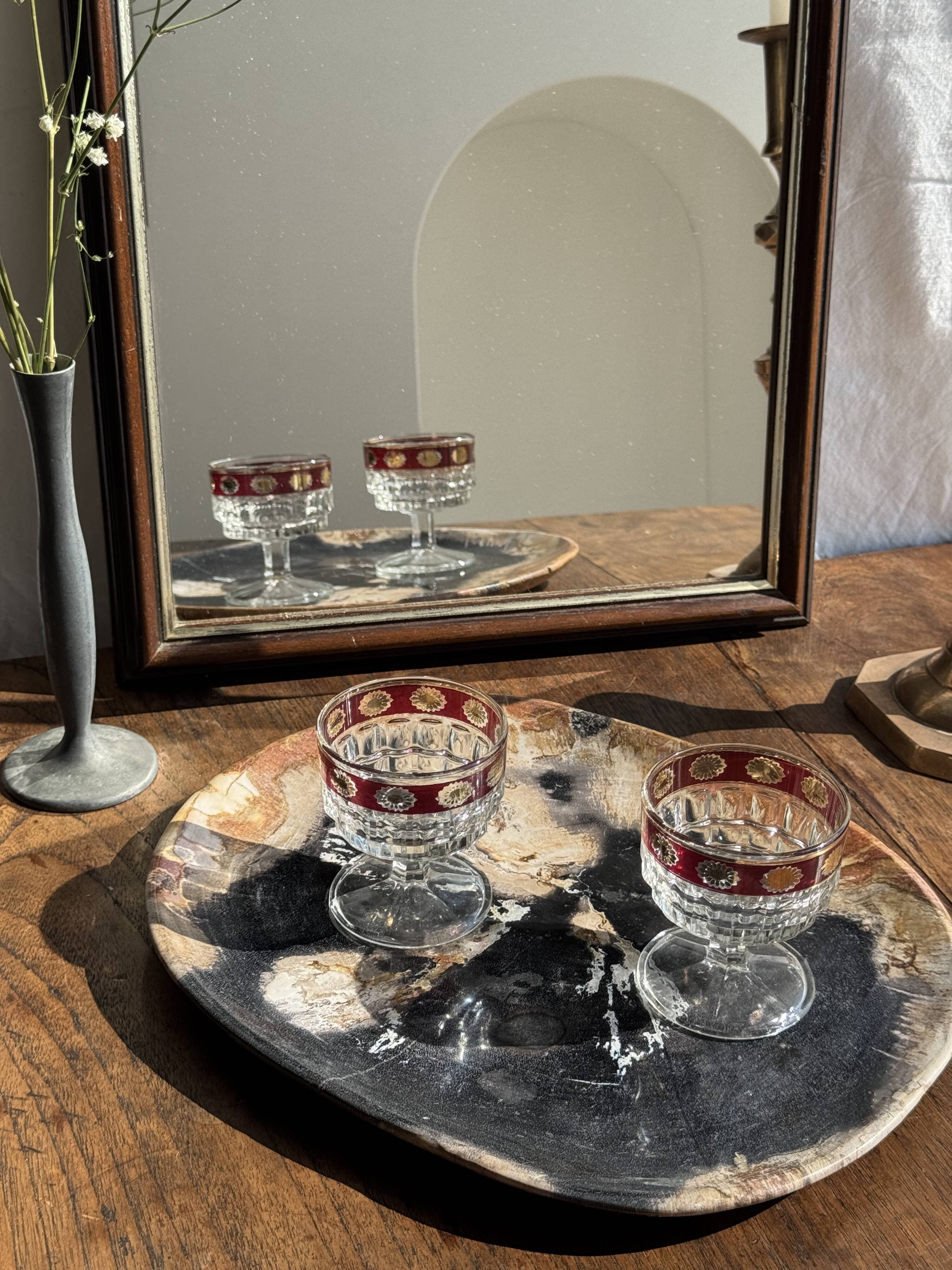Small rounded mirror, wooden frame, gold frame H49.5