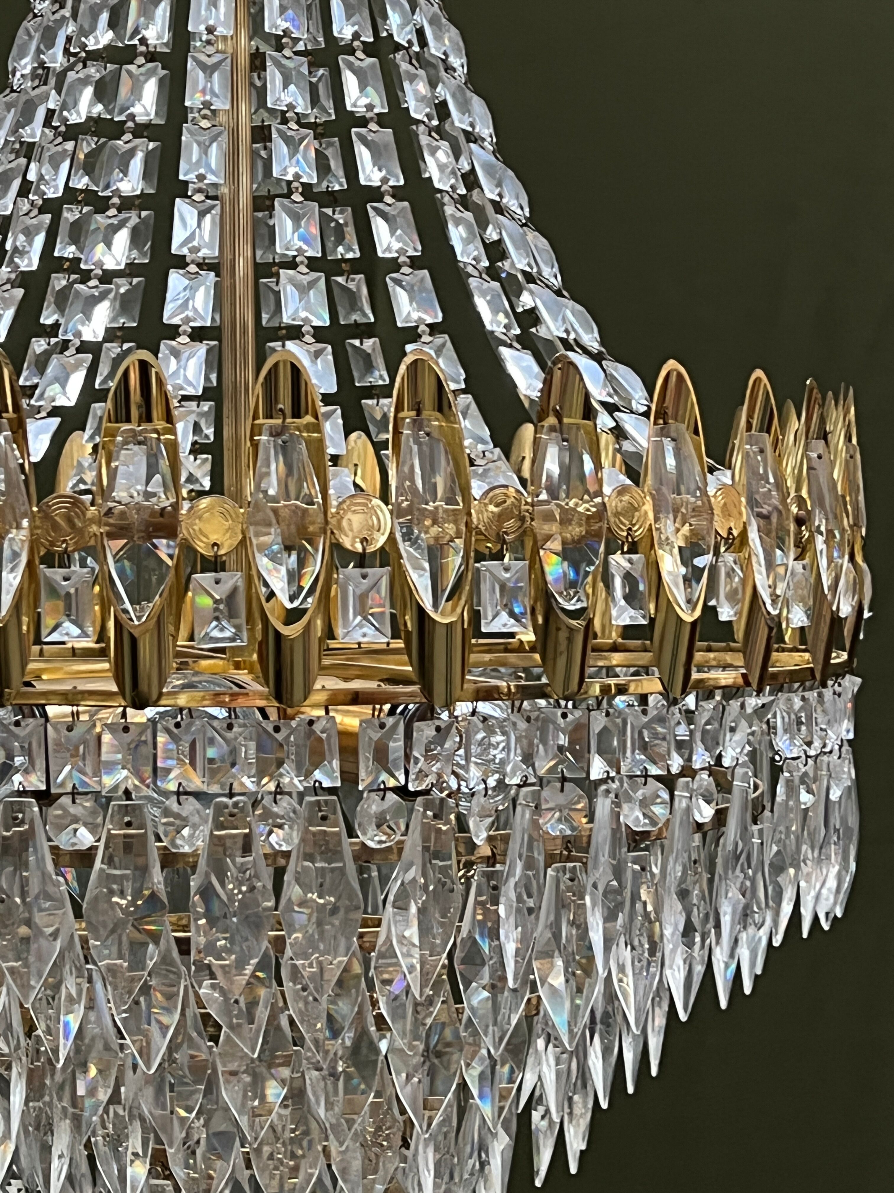Lot - Pair of Swarovski crystal chandelier Italian design.