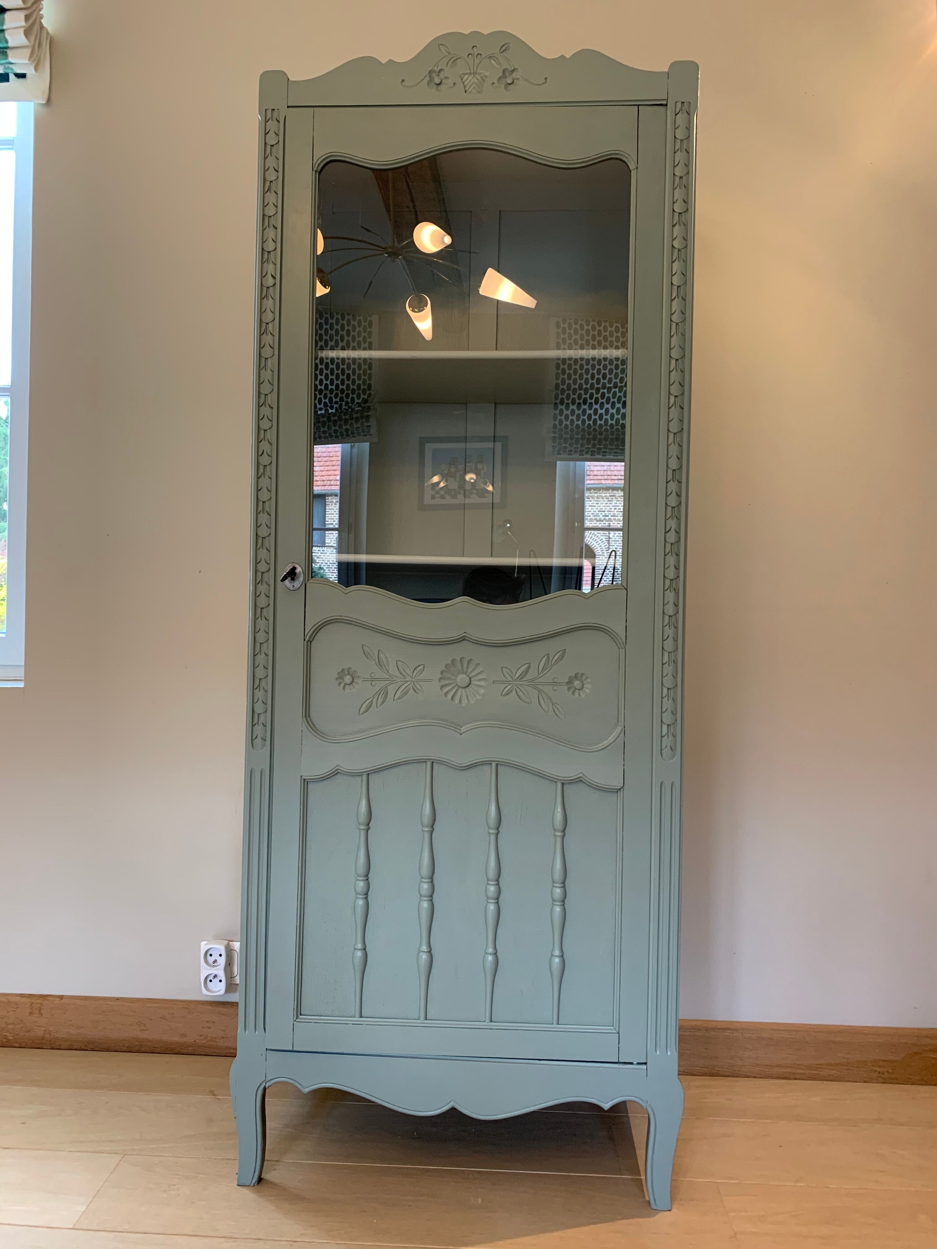 Glass-glazed bonnetière