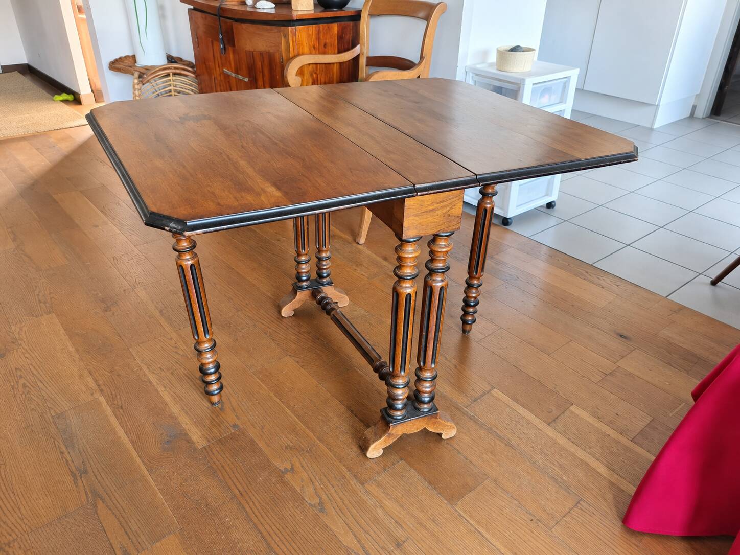 Table ancienne pliante style Louis XIII / Henri II – 100 × 80 cm