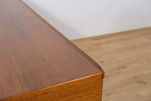 Bureau indépendant en teck de milieu de siècle par Torben Valeur et Henning Jensen pour Dyrlund, Danemark, années 1960.