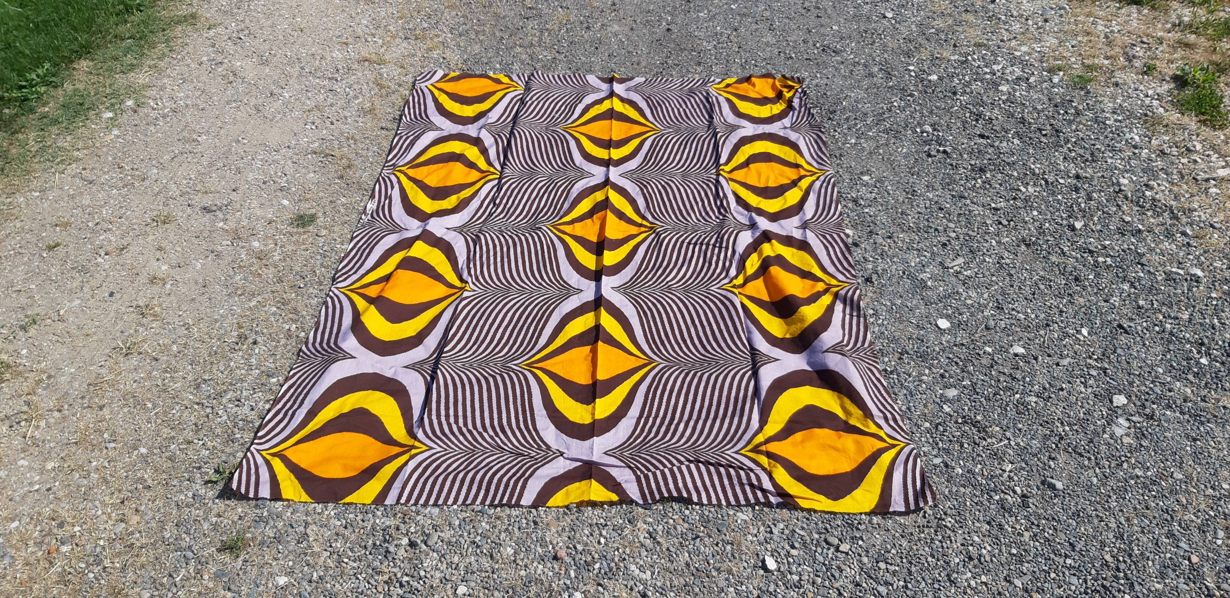 Tapis vintage des années 70 153x110cm