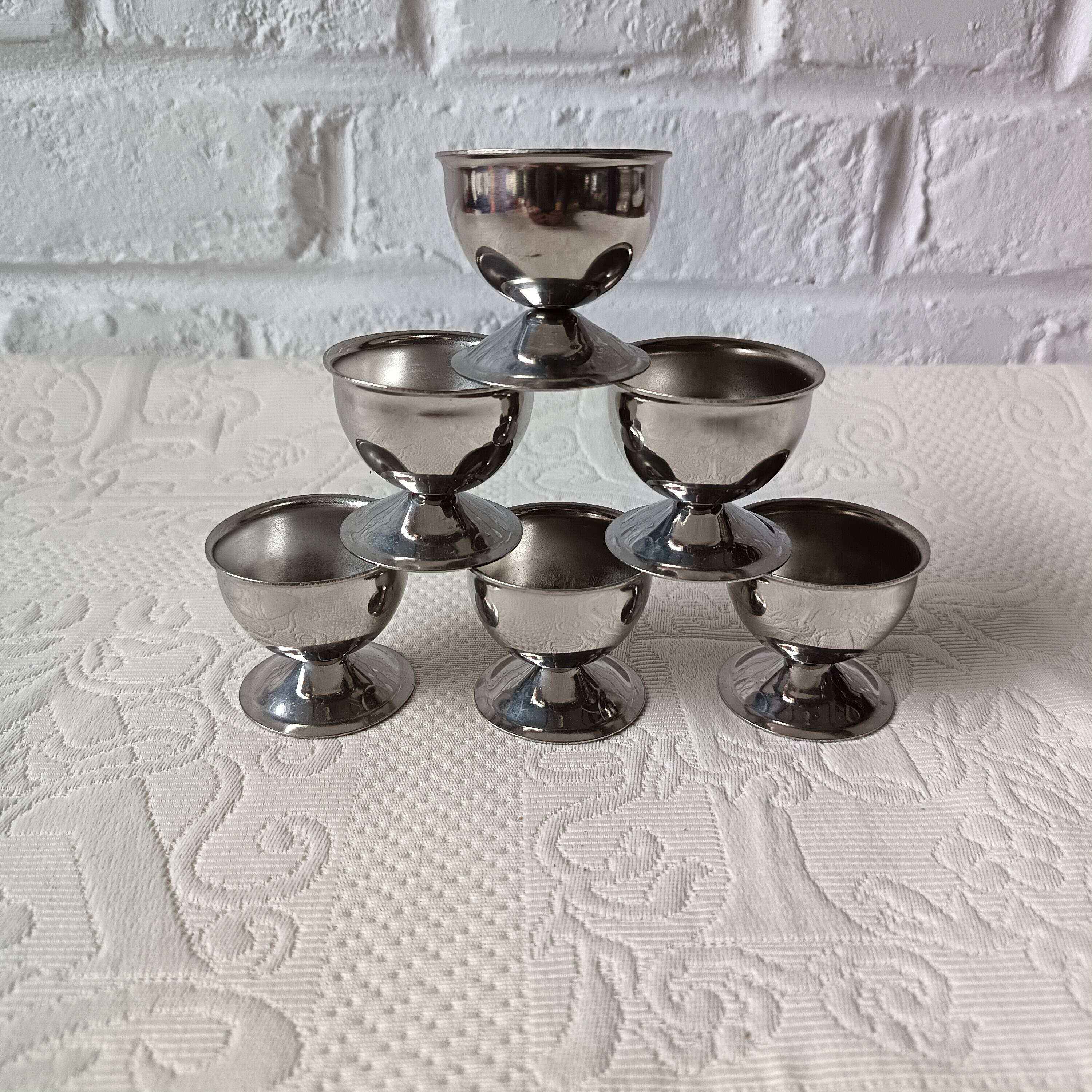 6 stainless steel egg cups for soft-boiled eggs by Guy Degrenne