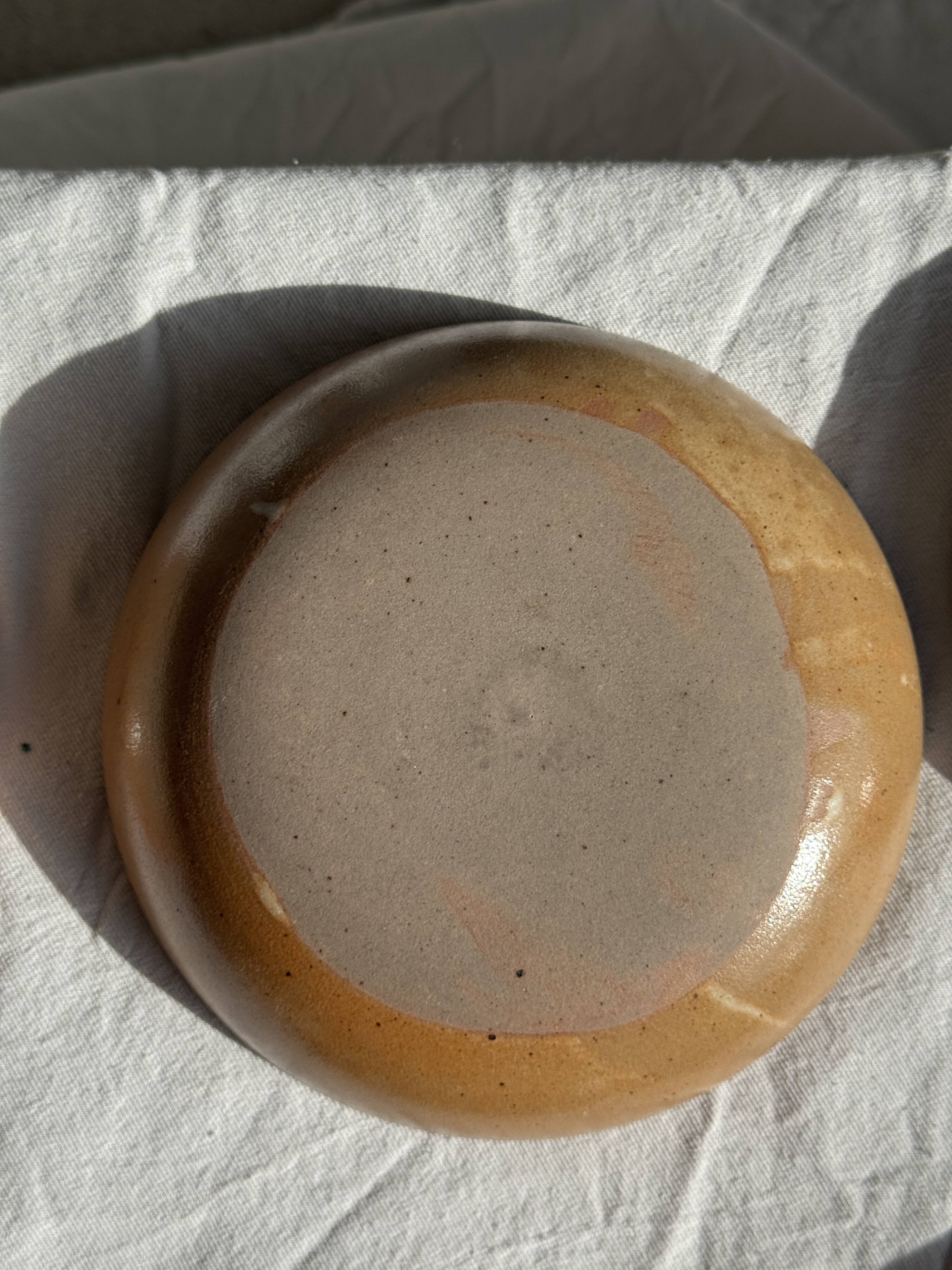 11 assiettes creuses artisanales vintage en grès mat