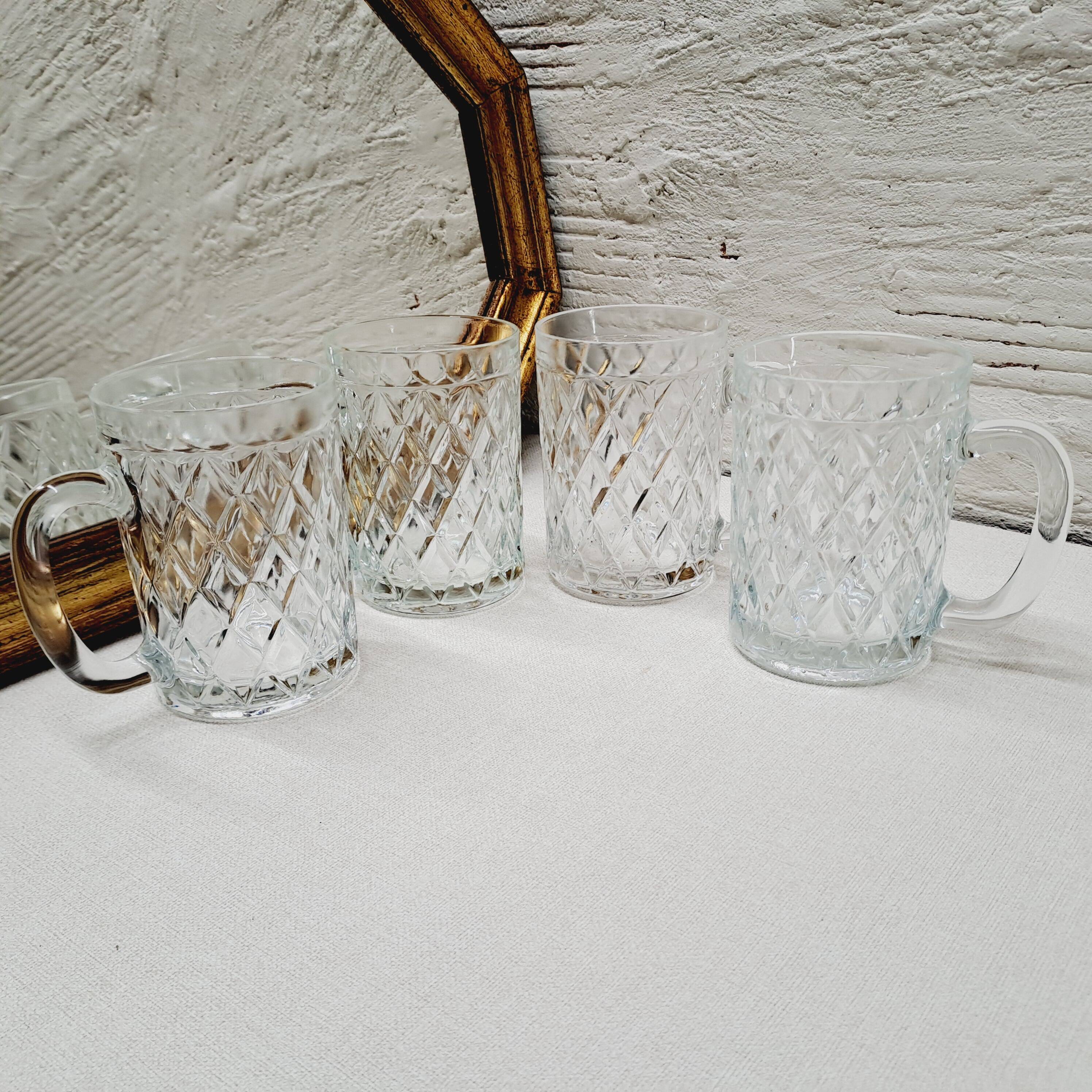 Set of 4 chiseled glass mugs from the 1960s