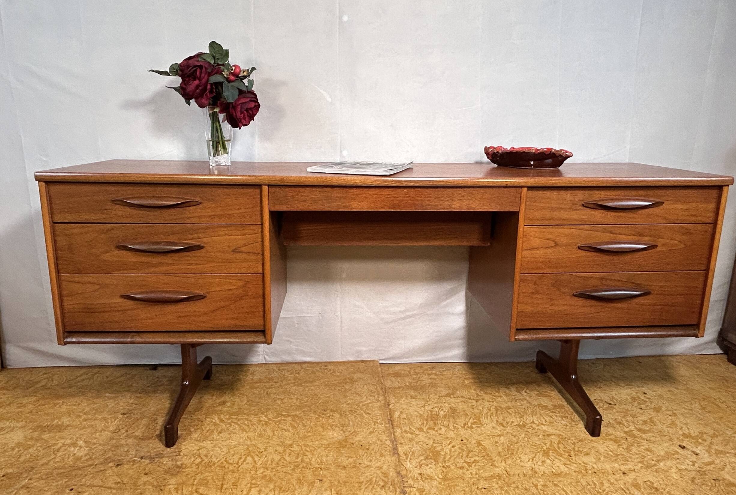 Mid-Century Retro Vintage Teak Desk by Austinsuite – 1960